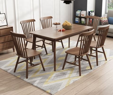 Aanpasbare tafel van massief hout voor professionele en stijlvolle eetkamer