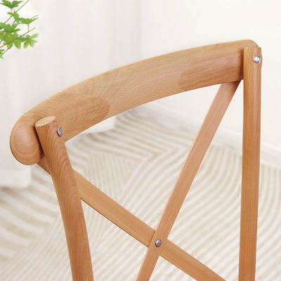 Professionele stapelbare X Back Rattan Eetstoel Frans Accent Houten Stoel voor trouwfeest in aangepaste kleuren