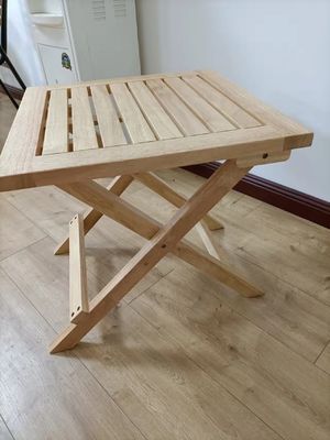 Modern ontwerp Kleine vouwbare tuin rubberen houten tafel voor patio Buiten koffie dranken Postverpakking Moderne stijl
