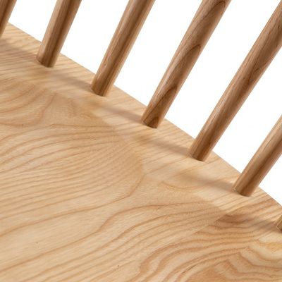 Moderne tafel- en stoelbedekking voor meubels van massief hout in natuurlijke of askleur