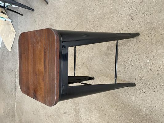 Antieke metalen barstoel krukken Houten hoge stoel voor bar tafel in keuken en eetkamer