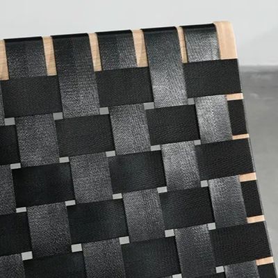 Houten eetstoel voor buiten met opvouwbaar ontwerp en massief houten constructie