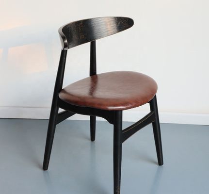 Massivhouten stoel Praktisch en modern ontwerp voor huis stoel Ottomaans