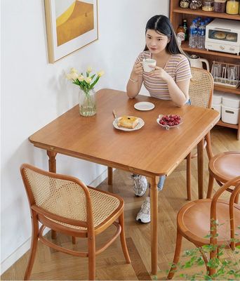 Huismeubelen Houten rotan eetstoel met modern design