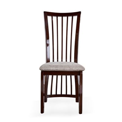 Eetkamermeubilair Hoogrugstoelen met houten frame en stoffen bekleding in Noordse stijl