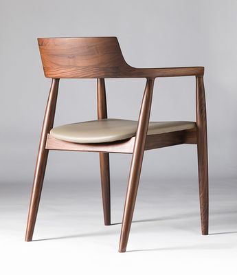 Eetkamer en woonkamer Contemporary Walnootkleur Houten armleuning Eetstoel met Stof Lederset