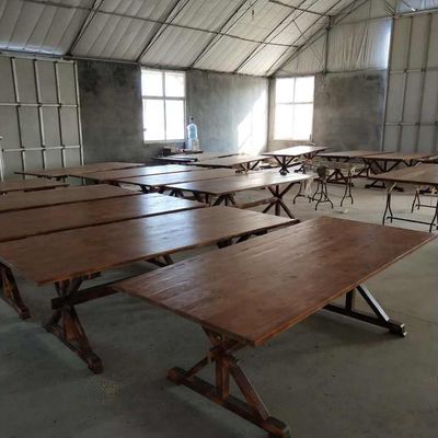 Postverpakking Y Houten opvouwbare tafel te huur bij bruiloften en feesten