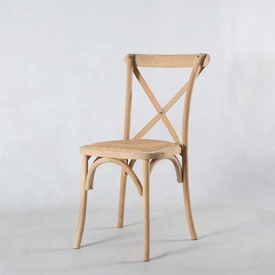 Hotelevenementen Meubelen Stapelbare houten X-rugstoelen voor restaurant eten in hout