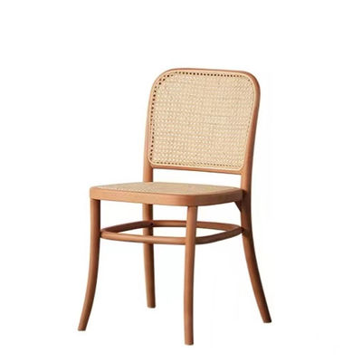 Houten stoelen voor slaap- en eetkamermeubilair