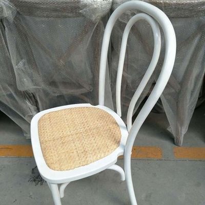 Stapelbare houten stoel met 100 kg gewichtslimiet Modern meubilair Restaurant Natual gestapelde rattan eetstoelen