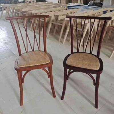 Vervaardiging Levering Stapelbare houten stoelen voor evenementen Modern design Hotel Restaurant Banket en huis