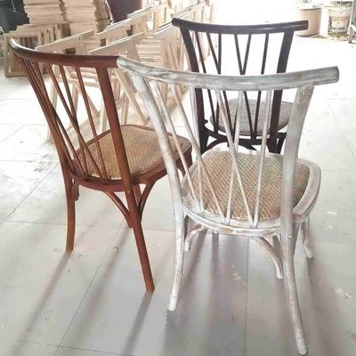 Vervaardiging Levering Stapelbare houten stoelen voor evenementen Modern design Hotel Restaurant Banket en huis