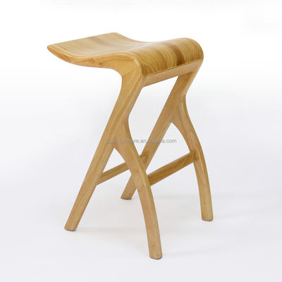 Op maat gemaakte ontwerpen Vintage barkruk van massief hout W35*D43.5*66.5CM voor hoge woonkamer Houten eetstoel