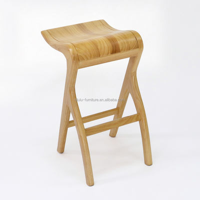 Op maat gemaakte ontwerpen Vintage barkruk van massief hout W35*D43.5*66.5CM voor hoge woonkamer Houten eetstoel