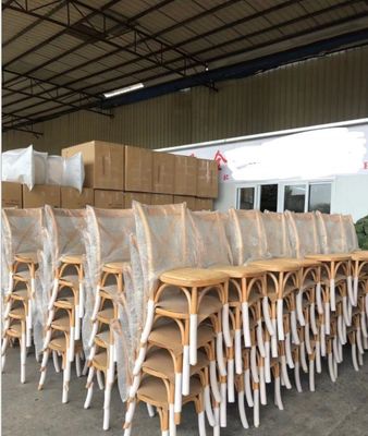 Geen opvouwbare gepersonaliseerde Amerikaanse moderne design massief hout kruis backstackable evenement dinging stoel