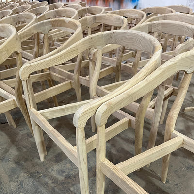 Nordic Hout Stapelbare Banketstoel Moderne ontwerpstijl W50*D52*H80 cm Stapelbaar massief hout voor bruiloften en banketten