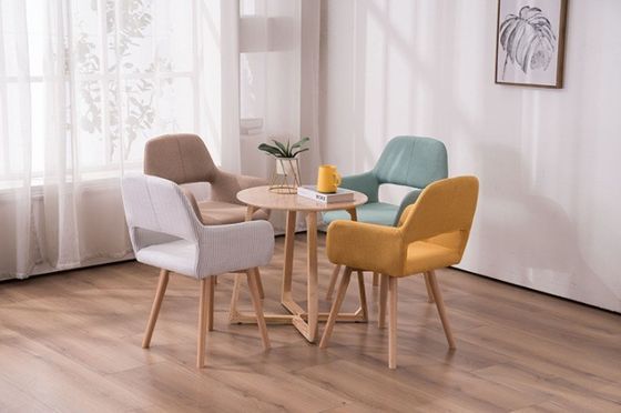 Eetkamermeubilair van massief houten benen Nordic Kleurrijke gepoleerde eetstoel voor klantvereisten