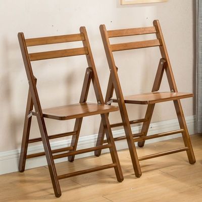 Opvouwbare houten stoel van Nordic Design voor het eten in restaurants en hotels