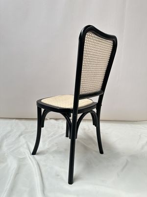Moderne houten rotan achterste eetstoel voor klassieke en comfortabele zitplaatsen