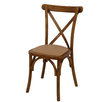 Postverpakking Houten X-kruisrugstoelen voor antiek ontwerp in restaurants en bruiloften