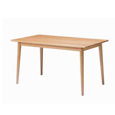 Moderne eetkamermeubilair Houten eettafel in midcentury design met massief hout
