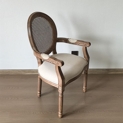 Moderne ontwerp stijl Nitrolacquer Afwerking Franse Vintage stijl Op maat gemaakt Hout Eetstof Louis Armrest Stoel voor Event