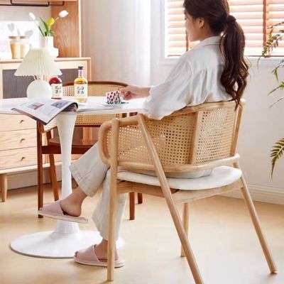 Geen opvouwbare, stijlvolle, massief houten rotan-eetstoel voor woon- en eetkamer