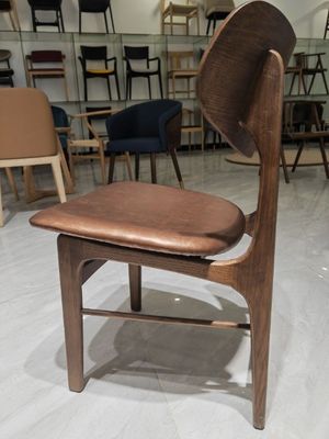 Klassieke Noorse restaurantstoel W48cm*D50cm*82cm met houten stoelen van Burwood/Brown