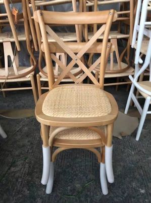 Nordic Style Stapelbare Houten Kruis Achterrug Rattan Eetstoel met Custom W42CM*D44CM*H87CM Grootte