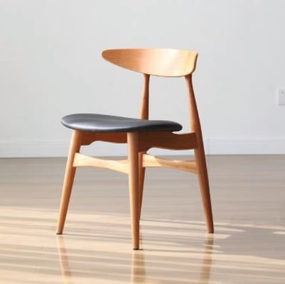 Klassieke Noordse gepoleerde houten stoelen met restaurantstoel in asframes