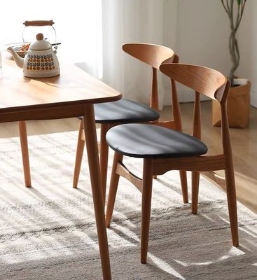 Klassieke Noordse gepoleerde houten stoelen met restaurantstoel in asframes