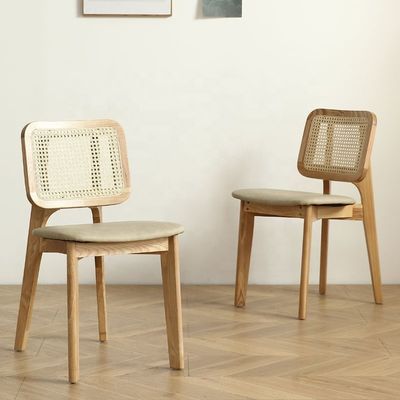 Creëer een luxe eetbeleving met Nordic Light Luxury Solid Wood Rattan Back Leather Chair