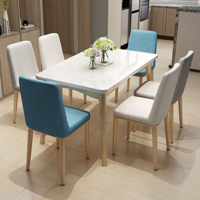 Moderne houten eettafel