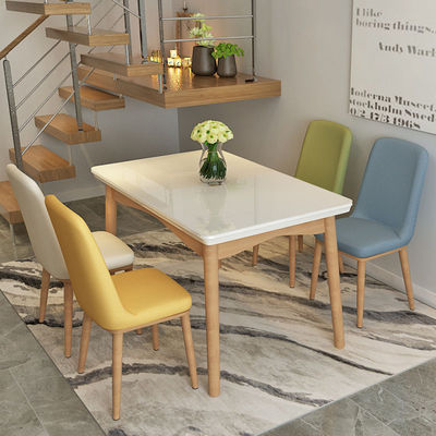 Moderne houten eettafel