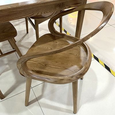 OEM-service geaccepteerd Moderne eetkamer stoel met ronde arm vleugel en Nordic Solid Ash Wood artistiek ontwerp
