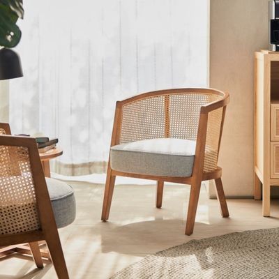 Buitenmeubilair Moderne Noordse Franse massief houten frame Rattan Leisure Chair met gebogen rugleuning ontwerp en aangepaste kleur