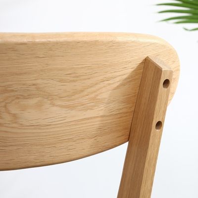 Eetstoel van massief hout W44*D49*H80CM Eikhout voor Nordic Simple Design in een klein familierestaurant