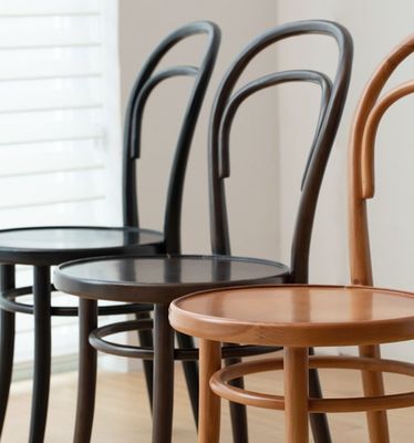 Nordic Rattan Eetstoelen Houten hoge rug Banketstoelen in midden-eeuwse moderne stijl met Bistro stoel van massief hout