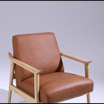 Ervaring ontspanning Moderne stoelen van massief hout voor een Afrikaans restaurant