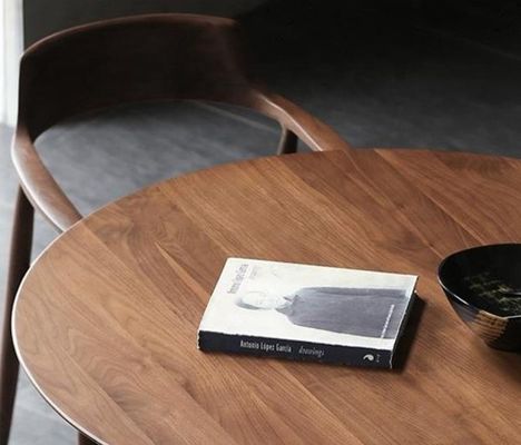 Postverpakking Y Eetkamermeubelen Op maat Moderne ontwerpen Ronde massief hout Koffietafel voor restaurant