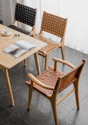 Twee jaar garantie Houten eetstoel met massief houten frame en PU leer stoel kussen