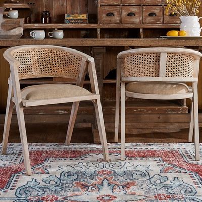 Verbeter het uiterlijk van uw restaurant met aangepaste houten stoelen in uw favoriete kleur