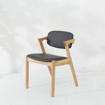 NC/PU Verf Afwerking Solid Hout Lederij Eetstoel voor Duurzaam Restaurant