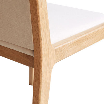 Nordieke gepoleerde eetstoel van massief hout Duurzaam en verfijnd ontwerp