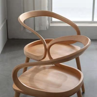 Moderne eetkamer beuk massief hout koffie buigstoel met gebogen rugleuning en Nordieke stijl