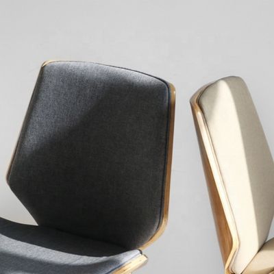 Commerciële economie Stof eetstoel met solide houten benen en modern stoffenontwerp