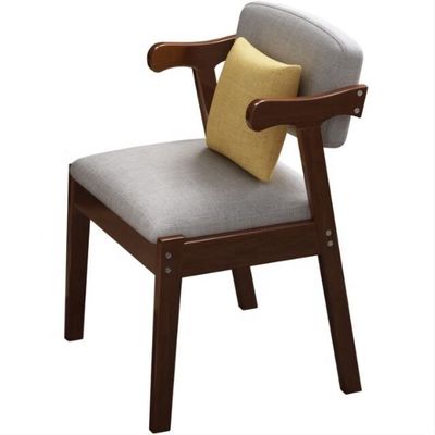 Postverpakkings fauteuils Eetstoel van massief hout met gepoleerd kussen en antiek ontwerp