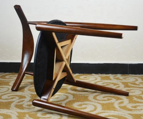 Luxe eetstoel in Japanse stijl met moderne PU-leer gepoleerde stoel en klassiek hout