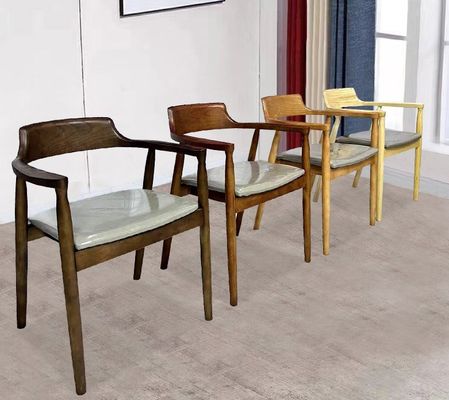 Noord-Europese PU-leerkussens Eetstoel van massief hout voor restaurant GEEN Opvouwbare en OEM-service aanvaard