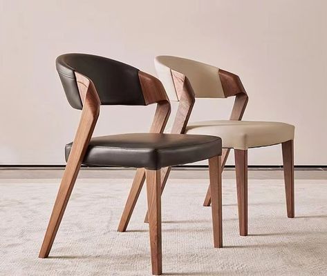 Woonkamermeubelen Eetstoel van massief hout met op maat gemaakte ontwerpen en PU-leerkussen